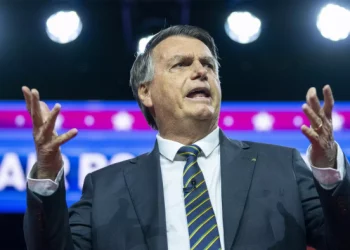 Bolsonaro em evento Republicano nos EUA: críticas ao episódio dos navios iranianos.