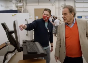 Nuclear Now: novo documentário de Oliver Stone defende uso de energia nuclear