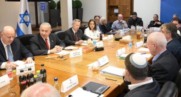 Crise no governo de Israel: política agressiva de Banjamín Netanyahu deflagra ataques ao território israelense.