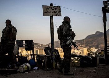 Violência no Rio de Janeiro: Especialista Paulo Alburque explica diversificação das facções criminosas.