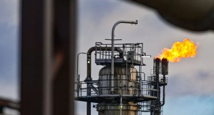 Opep+: cortes na produção de petróleo a partir de maio.
