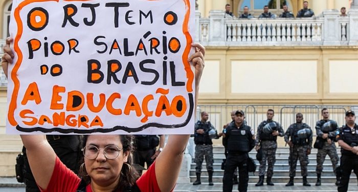 Greve de professores do Rio: categoria pede pagamento do piso nacional.