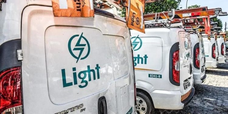 Concessionária Light: pedido de recuperação judicial e volume de dívidas.