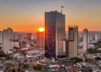 Crise hídrica em Goiânia: solução encontrada por gestores de um prédio para evitar escassez de água.
