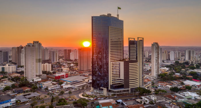 Crise hídrica em Goiânia: solução encontrada por gestores de um prédio para evitar escassez de água.