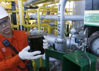 Petróleo na camada do pré-sal: o recorde de produção da Petrobras.