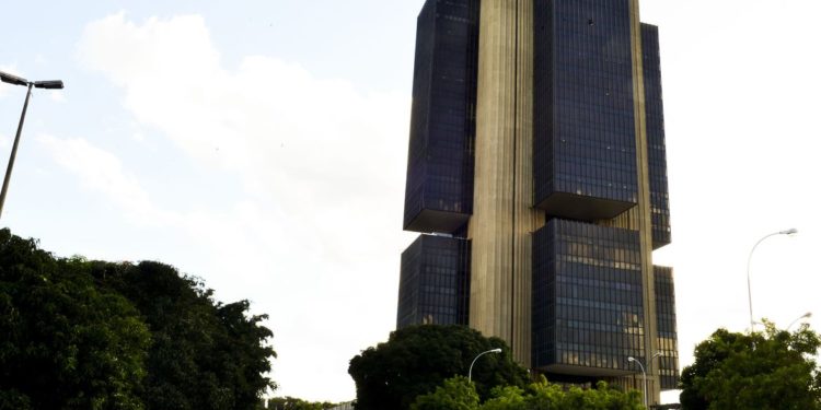 Possível queda na taxa de juros: o que o mercado está esperando do Copom sobre a taxa Selic.