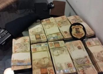 Propina na Nittrans: dinheiro encontrado na casa do Inspetor-chefe da empresa que gerencia o trânsito em Niterói-RJ