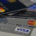 Nova lei do cartão de crédito estabelece teto para juros do rotativo, amplia transparência nas faturas e reduz risco de endividamento.
