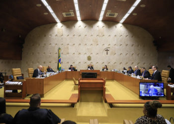 Julgamento dos atos golpistas no STF: primeiro réu condenado a 17 anos de prisão.