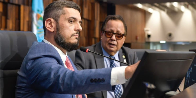 Medalha Tiradentes para Flávio Dino: a comenda que o ministro receberá na Alerj.