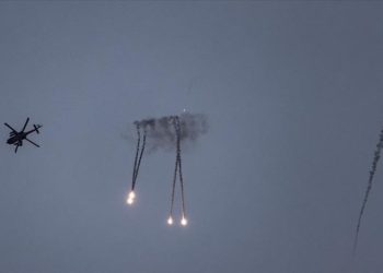 Ataque do Hamas: vídeo mostra helicópteros de Israel matando civis israelenses.