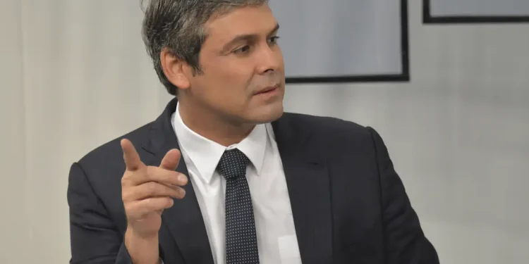 Extremismo em Rio das Ostras-RJ: bolsonaristas ameaçam bar onde ocorreria encontro com deputado Lindbergh Farias.