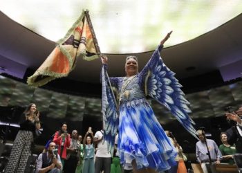 Porta-bandeira da Portela, Vilma Nascimento: vítima de racismo no Aeroporto Internacional de Brasília