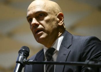 Decisão de Alexandre de Moraes na Operação Tempus Veretatis não afeta comunicação entre advogados.