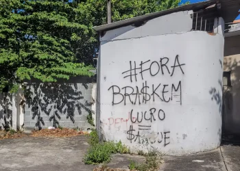 Tragédia da Braskem: o drama de mais de 60 mil moradores obrigados a abandonar suas casas em Maceió (AL).