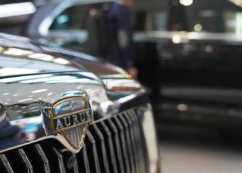 Aurus: Rússia vai fabricar novas versões das limousines de Vladimir Putin.