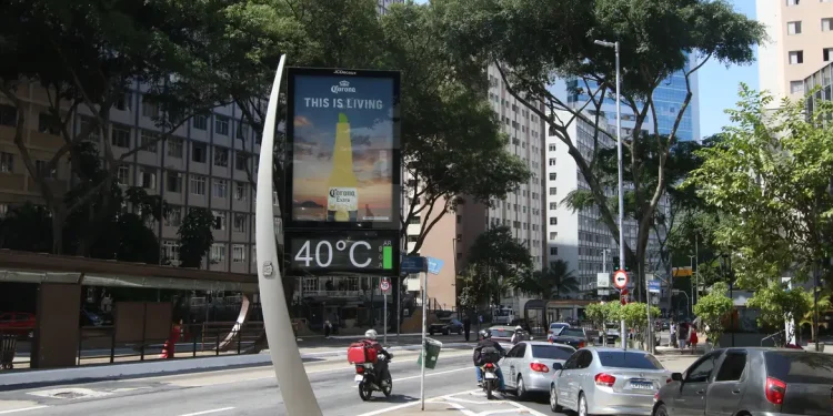 Previsão do tempo para 2024: calor deve diminuir a partir de fevereiro.