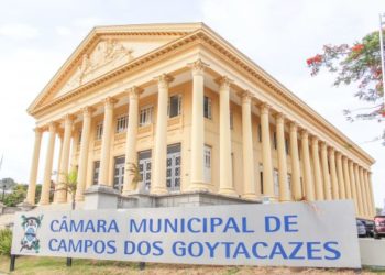 Câmara de Vereadores de Campos-RJ: governo Wladimir Garotinho tenta barrar CPI da Educação no STF.