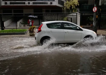 Chuvas Rio de Janeiro: orientações do Alerta Rio sobre as chuvas que atingem a cidade neste domingo, 12 de janeiro e segunda-feira 22 de janeiro de 2024.