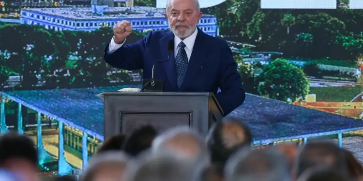 Ato Democracia Inacabada: Lula defende punição para os golpistas.