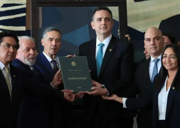 Ato em Defesa da Democracia: ministro do STF Alexandre de Moraes diz que golpistas serão punidos.