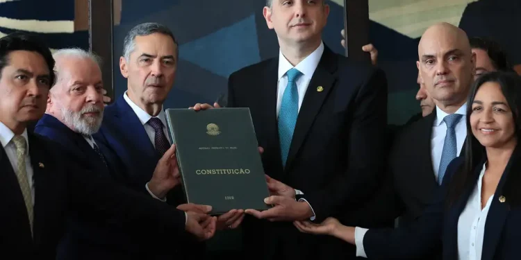 Ato em Defesa da Democracia: ministro do STF Alexandre de Moraes diz que golpistas serão punidos.