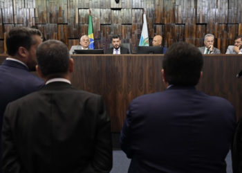 Alerj: suspenda o afastamento da deputada Lucinha, acusada de envolvimento com milícias.