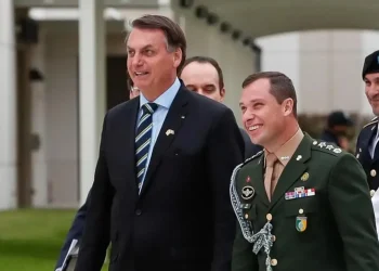 Jair Bolsonaro: PF encontrou a minuta do golpe e o encontro com os generais.