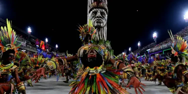 Carnaval do Rio, Escolas do Grupo Especial: Cinco agremiações que desfilaram no domingo de carnaval.