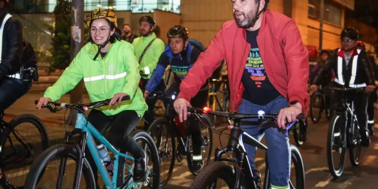 Dia sem Carro e sem Moto: campanha pelo uso de bikes, realizada em Bogotá, na Colômbia.