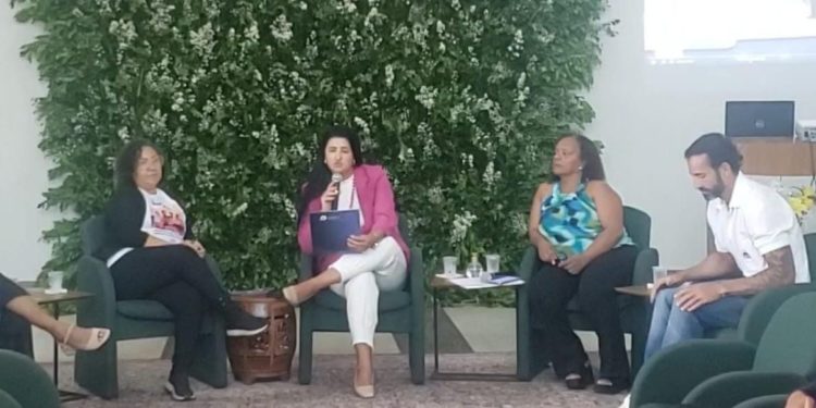 Dia 8 de Março: evento realizado pelo Dia Internacional da Mulher no Cemitério da Penitência, no Rio de Janeiro.
