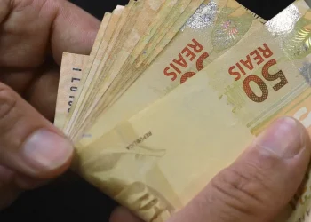 Pesquisa do Serasa: A relevância das mulheres nas finanças brasileiras.