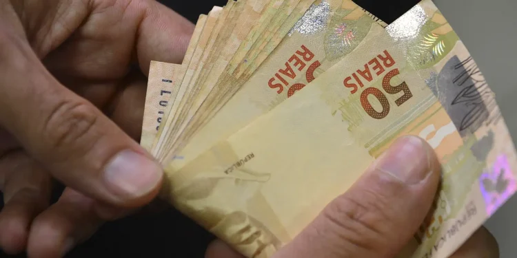 Pesquisa do Serasa: A relevância das mulheres nas finanças brasileiras.