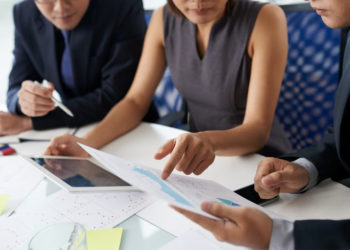Mulheres ganham menos do que os homens: 1º Relatório de Transparência Salarial