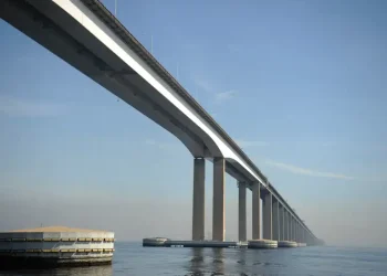 Ponte Rio-Niterói: marco da engenharia brasileira completa 50 anos.