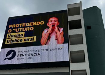 Campanha Mundial de Vacinação no Crematório e Cemitério da Penitência, no Rio de Janeiro.