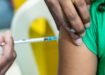 Dengue, covid-19 e gripe influenza: informações sobre a campanha de vacinação.