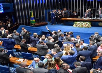 Medida prevê aumento para servidores da segurança
