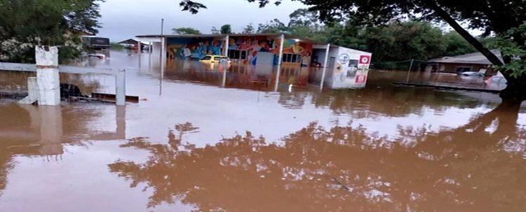 O Senado definiu sete projetos de lei prioritários nesta terça-feira (28) em meio à tragédia causada pelas chuvas no Rio Grande do Sul.