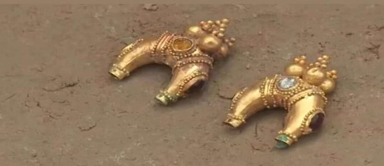 Joias de ouro datadas de 2 mil anos atrás são encontradas no Cazaquistão