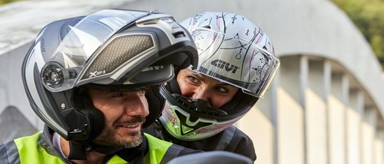 Uber passa a enviar dicas de segurança aos usuários sobre uso de capacete e mais