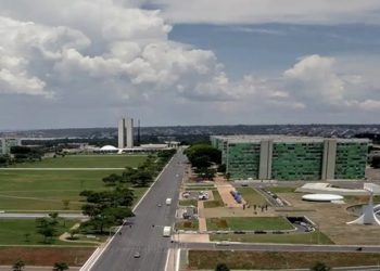 Governo oficializa congelamento de R$ 15 bilhões no Orçamento