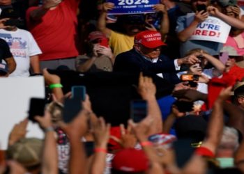 FBI investiga tiroteio contra Trump como possível “terrorismo doméstico”