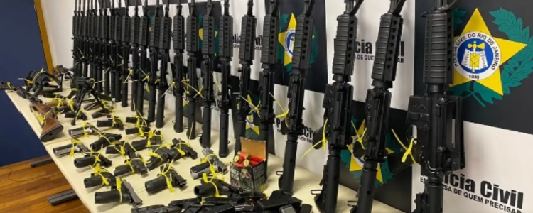 PM bate recorde de apreensão de fuzis no Rio de Janeiro