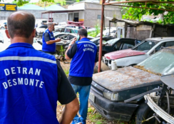 Agentes da Operação Desmonte interditam dois ferros-velhos em Volta Redonda, no Sul Fluminense