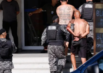 Mais de 200 torcedores do Peñarol são presos por confusão no Rio