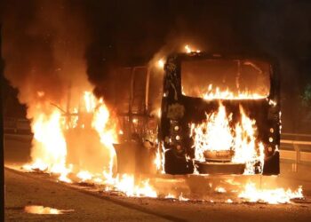 Incêndio de ônibus no Rio de Janeiro: prejuízos de R$ 75 milhões em um ano.