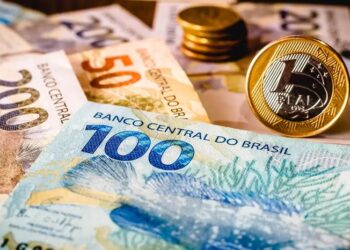 Boletim Focus: projeções para a inflação, taxa Selic e dólar.