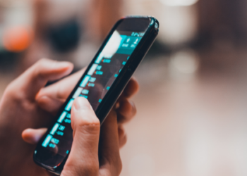 Escravos da Tela: A Tecnologia que Controla Sua Vida
